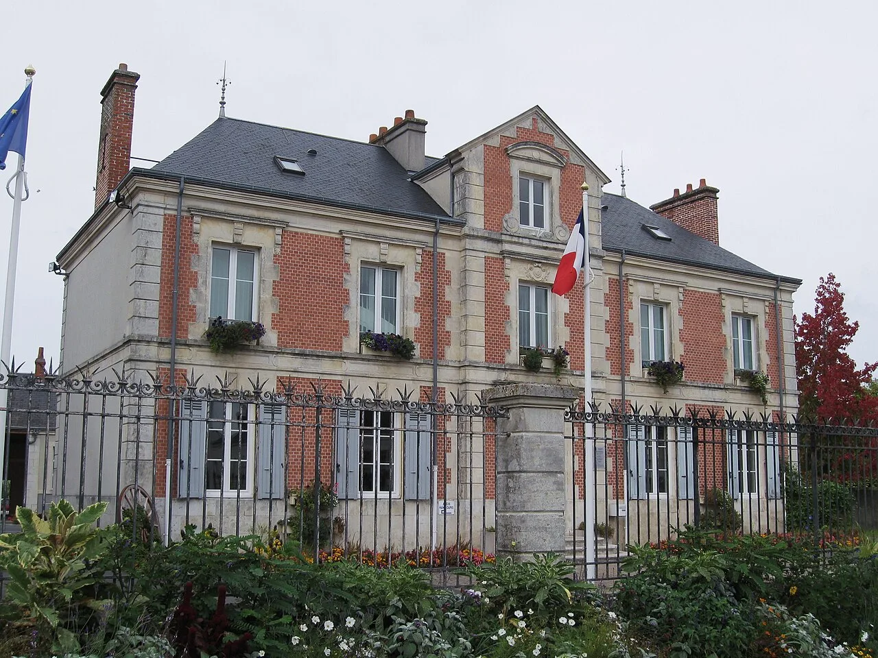 L’hôtel de ville d’Ingré.