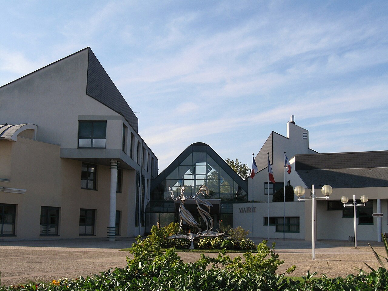 L’hôtel de ville de Saran.